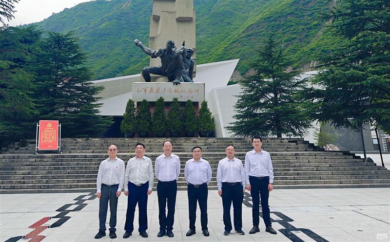 泸定桥头忆红军，，，，，长征精神代代传 ——测绘公司党委理论中心组赴泸定桥红军纪念馆集中学习